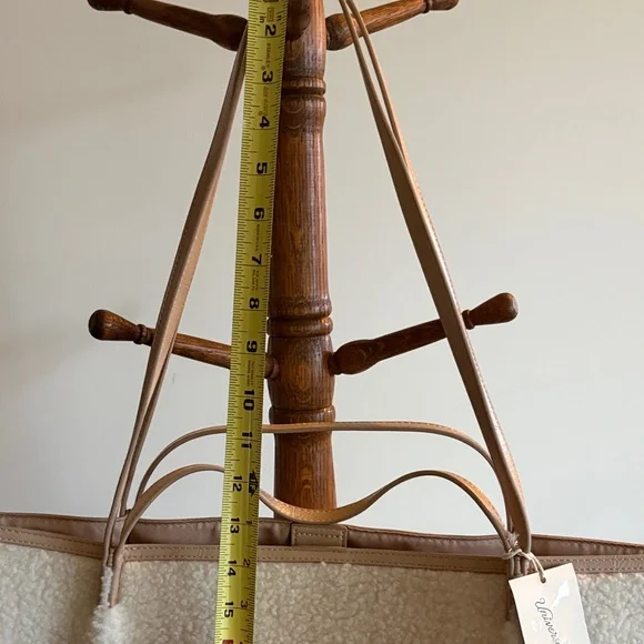 Universal Thread Faux Fur/Sherpa Cream Weekender Bag NWT - Picture 10 of 16